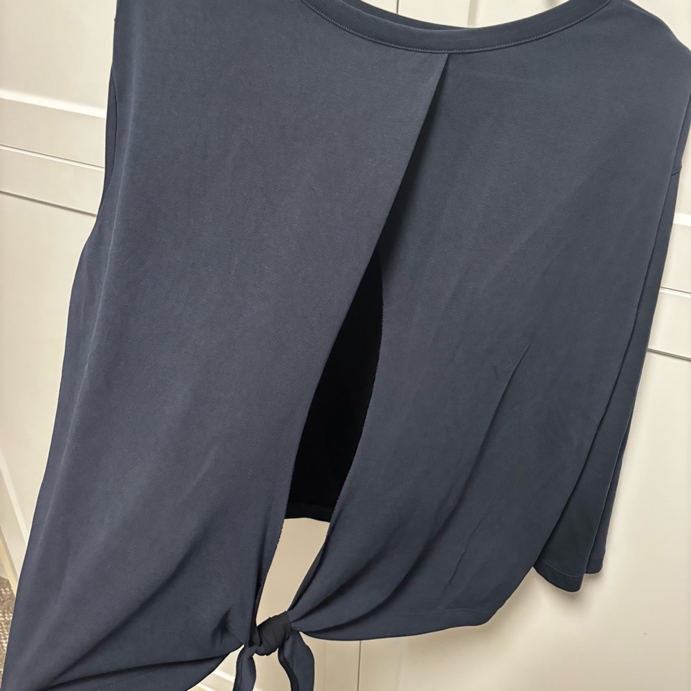 Vince Navy Blue Tie-Back Blouse medium modal / polyester long sleeve